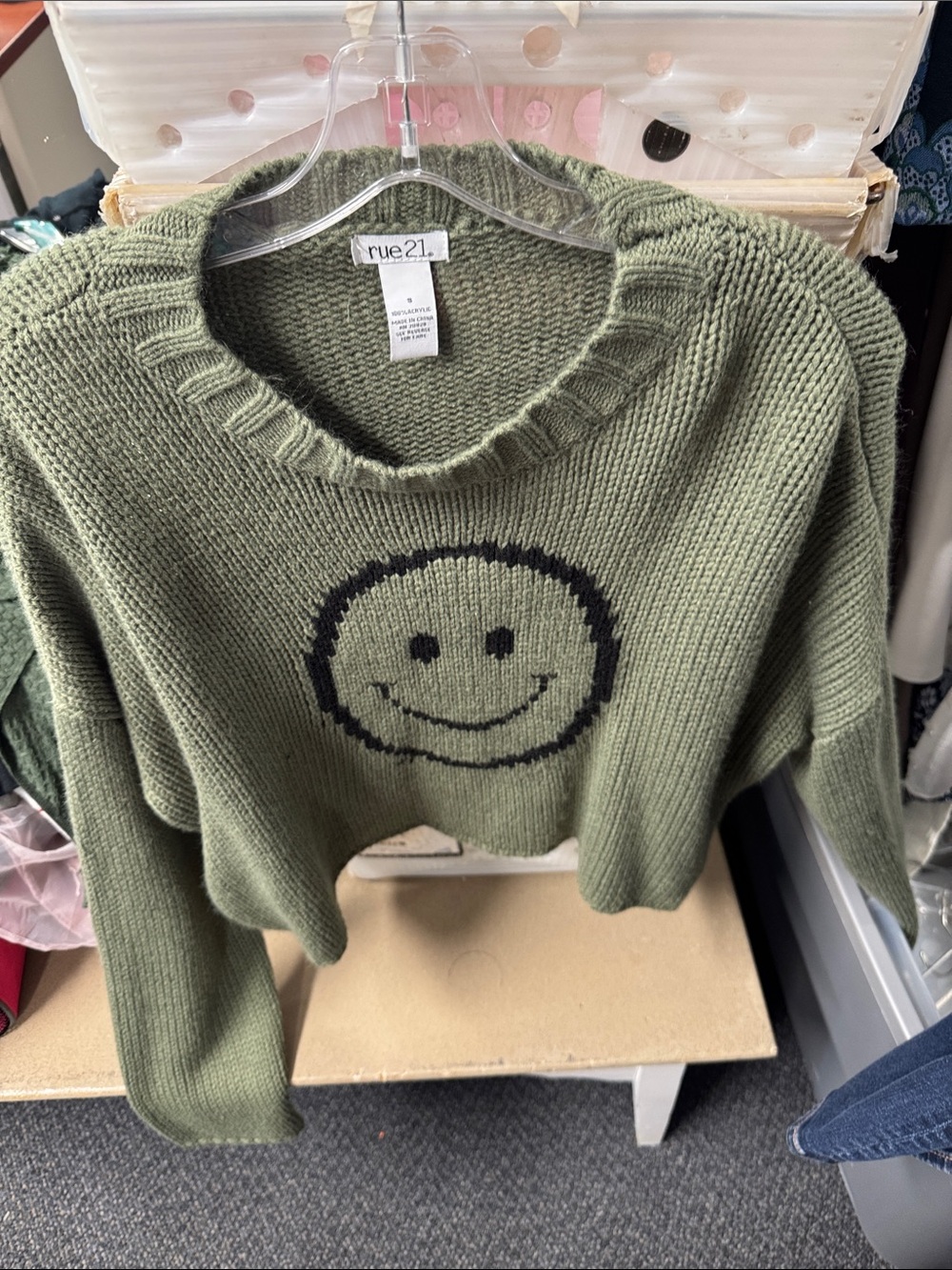 Rue 21 smiley face sweater S // 092710